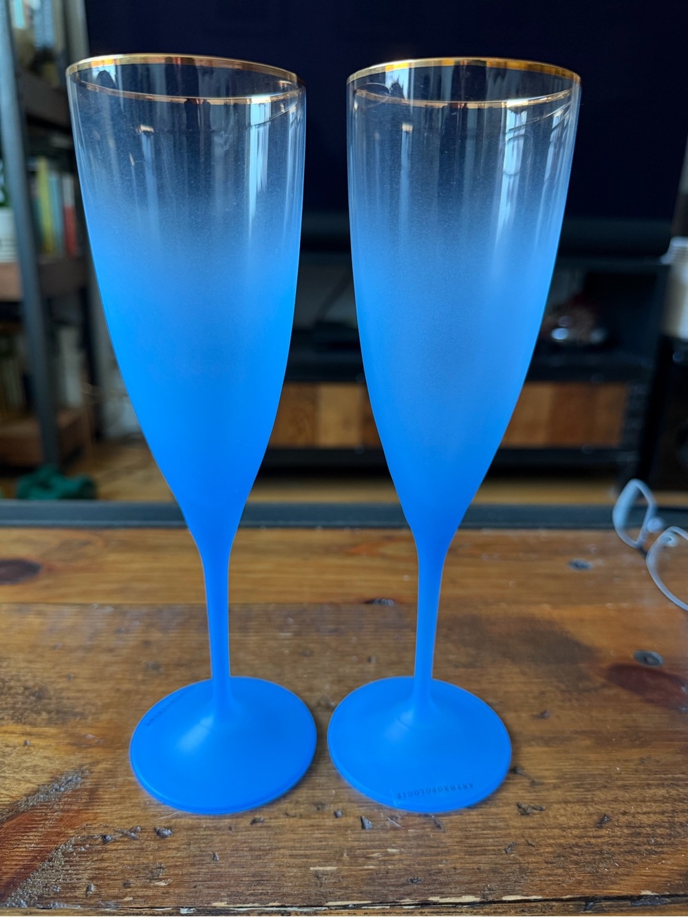 NWT Anthropologie Blue Ombre Champagne Flutes with 24 Karat Gold Rim - Picture 2 of 5